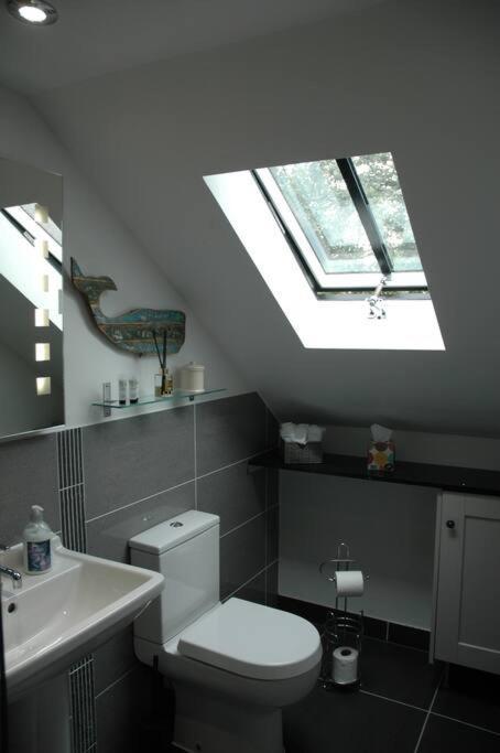 Cowslip Barn Annexe, Countryside Stay Near 치체스터 외부 사진