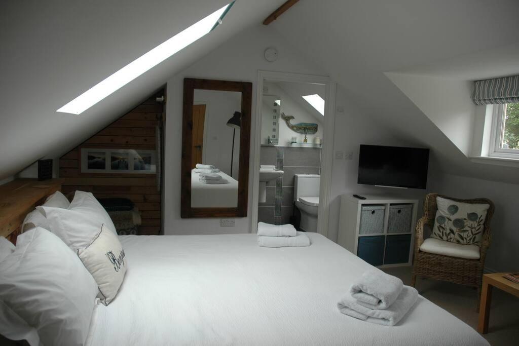 Cowslip Barn Annexe, Countryside Stay Near 치체스터 외부 사진