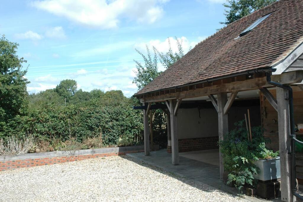 Cowslip Barn Annexe, Countryside Stay Near 치체스터 외부 사진